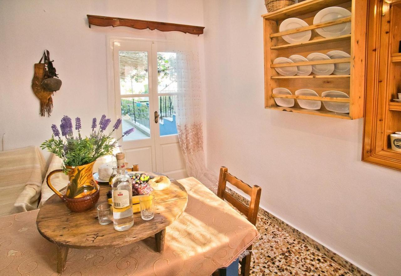 Petroula Apartments Emborios エクステリア 写真