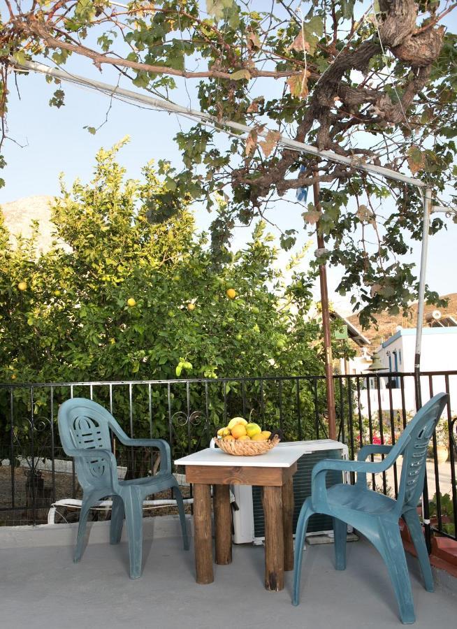 Petroula Apartments Emborios エクステリア 写真